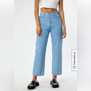 NWT Levi’s rib cage ankle jeans in “the strip is right”